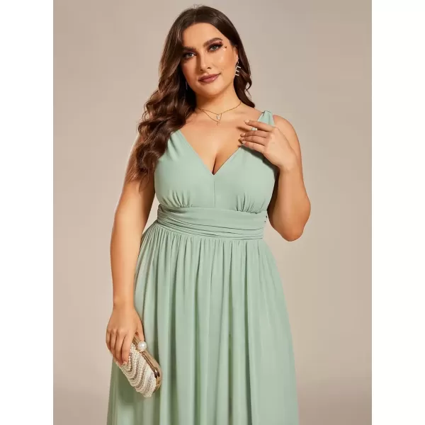 imageEverPretty V Neck Sleeveless Pleated Chiffon Maxi Plus Size Formal Dresses for Women Bridesmaid Dresses 09016DAMint Green