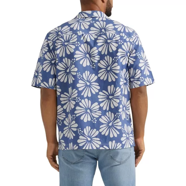 Lee Mens Extreme Motion Short Sleeve Camp ShirtSurf Blue Floral