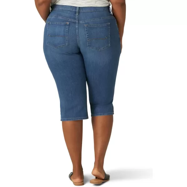 imageLee Womens Plus Size Relaxed Fit Denim Capri JeanSoar