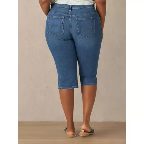 imageLee Womens Plus Size Relaxed Fit Denim Capri JeanSoar