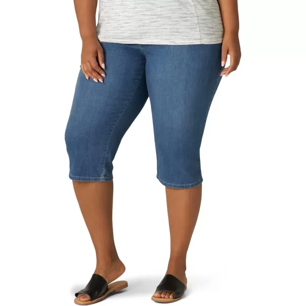 imageLee Womens Plus Size Relaxed Fit Denim Capri JeanSoar