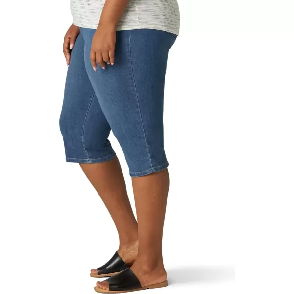 imageLee Womens Plus Size Relaxed Fit Denim Capri JeanSoar