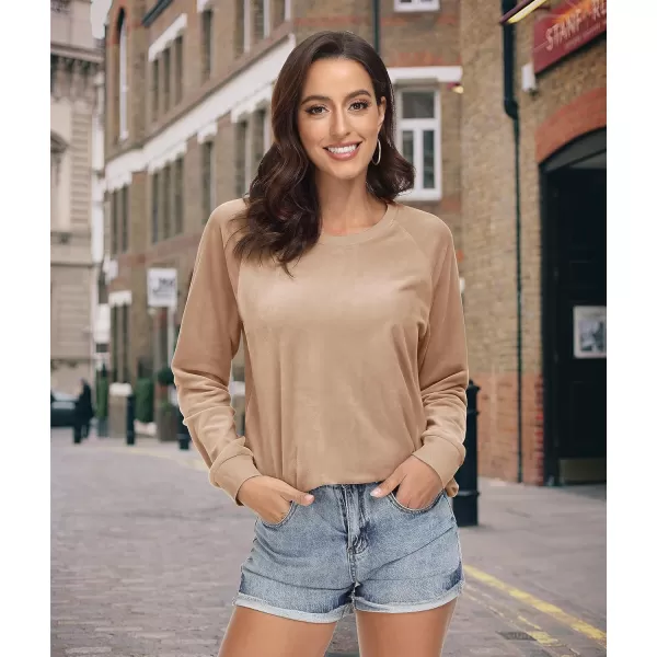 MAGCOMSEN Women's Velour Sweatshirts Crewneck Long Sleeve Casual Pullover Soft Warm Shirts Velvet Tops Winter Fall