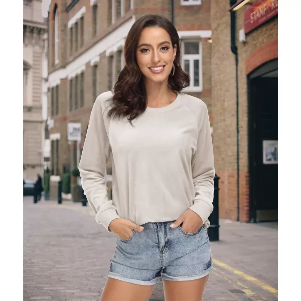 MAGCOMSEN Women's Velour Sweatshirts Crewneck Long Sleeve Casual Pullover Soft Warm Shirts Velvet Tops Winter Fall