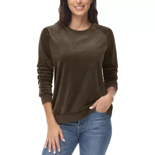 MAGCOMSEN Women's Velour Sweatshirts Crewneck Long Sleeve Casual Pullover Soft Warm Shirts Velvet Tops Winter Fall