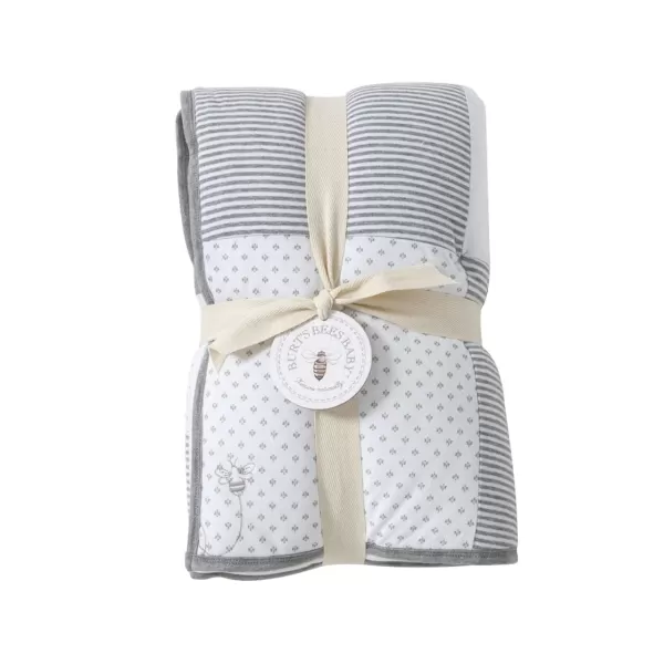 Burt's Bees Baby - Reversible Quilt, Baby and Toddler Nursery Blanket, Organic Cotton Shell &amp; Polyester Fill