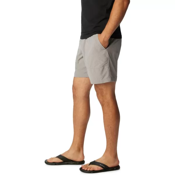 Columbia Men's Black Mesa Lightweight Short