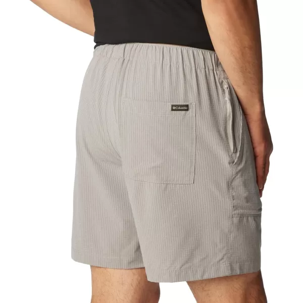 Columbia Men's Black Mesa Lightweight Short
