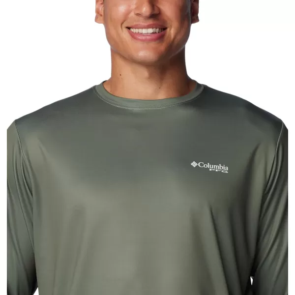 Columbia Men's PFG Terminal Tackle Fish Flag Long Sleeve Fishing Shirt