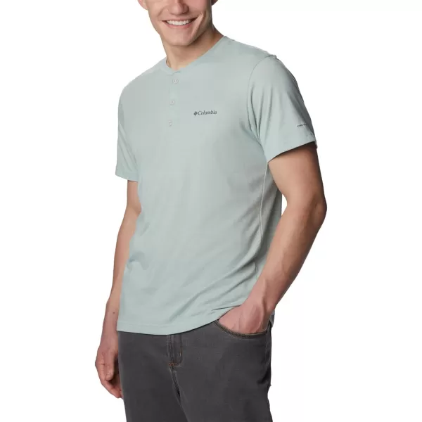 Columbia Men's Thistletown Hills Short Sleeve Henley