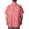 imageColumbia Mens Super Slack Tide Camp Shirt Short SleeveRed Spark Kona Kalikimaka Print