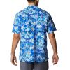 imageColumbia Mens Trollers Best Short Sleeve ShirtBlue Macaw Festive Fishin Print